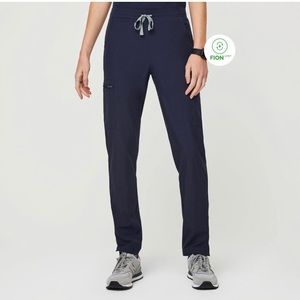SMALLFIGS Women’s FIONlite Yola Skinny Scrub Pants Navy, Sustainable Technology.
